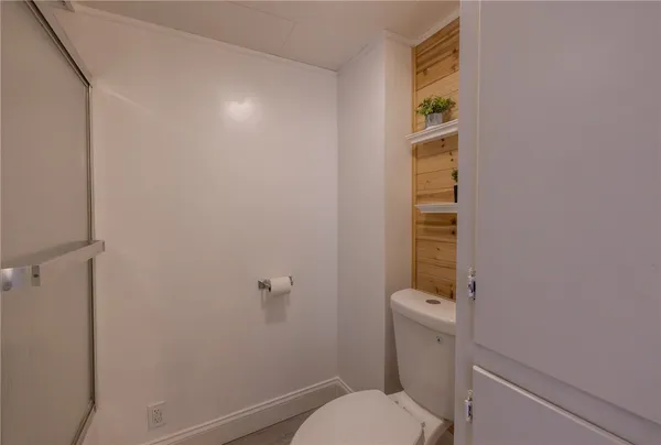 $179,900 | 584 East Avenue, Shelby, NY 14103