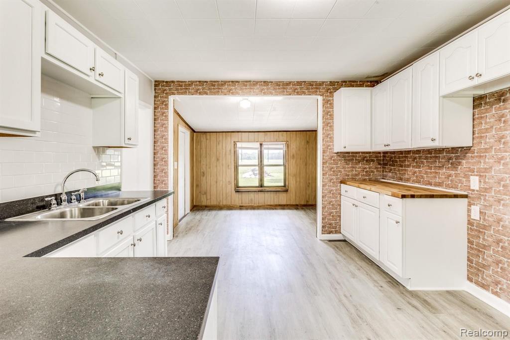 7672 Fargo Road Avoca, MI 48006 - Photo 6 of 32