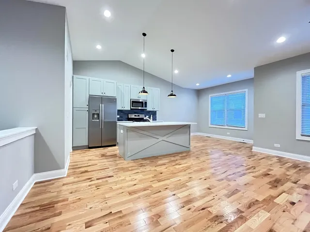 $2,175 | 517 Cobblestone Circle, Harvard, IL 60033