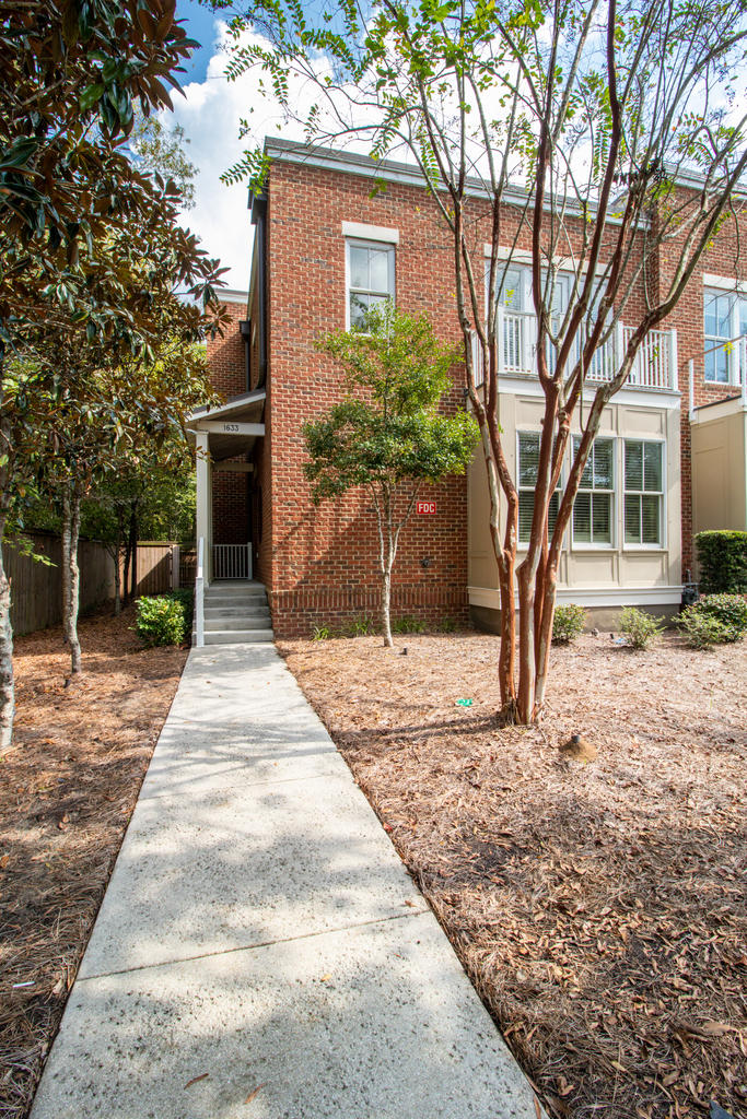 1633 Grey Marsh Road Mount Pleasant, SC 29466 - Photo 3 of 41 Entrance