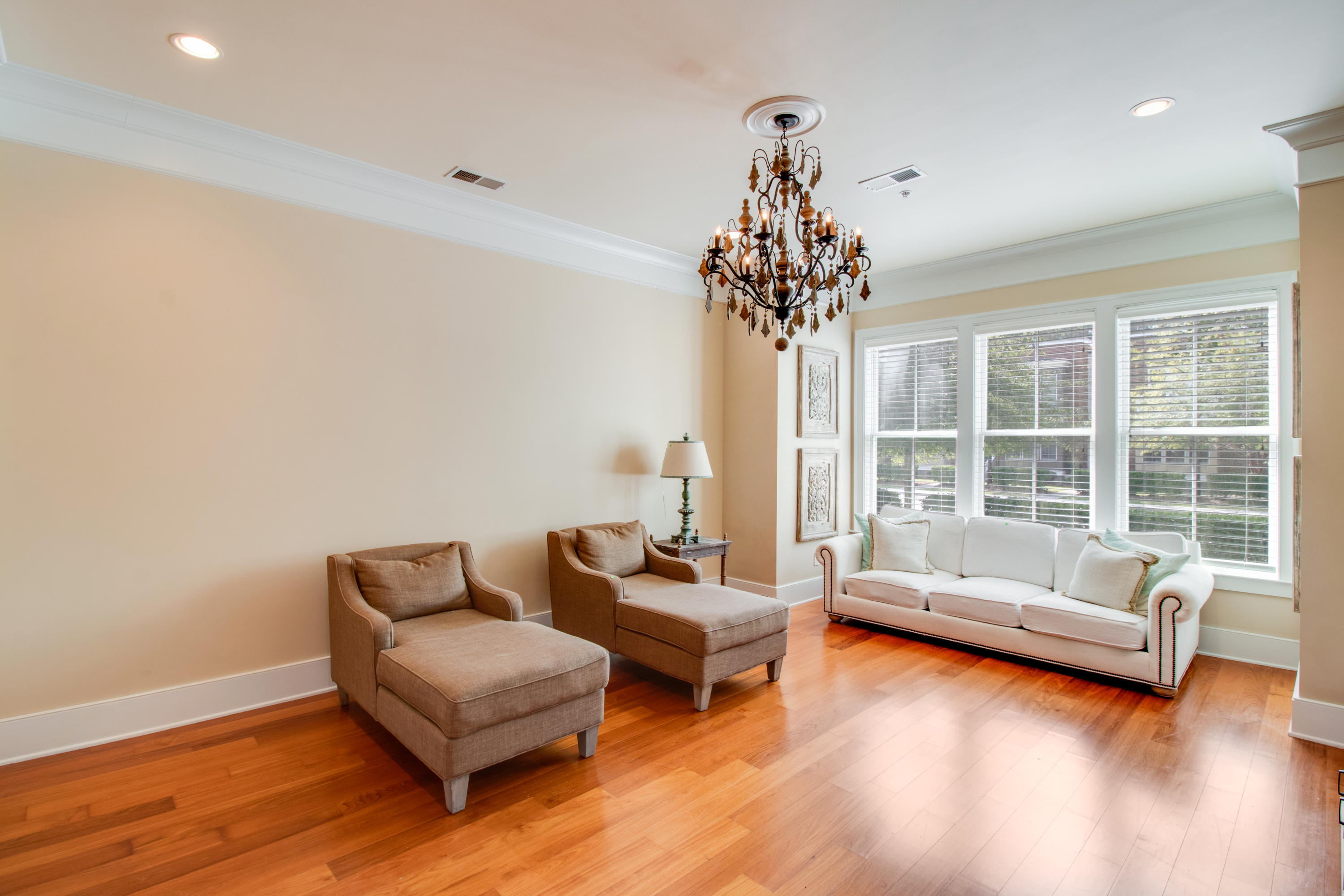 1633 Grey Marsh Road Mount Pleasant, SC 29466 - Photo 9 of 41 Living Room