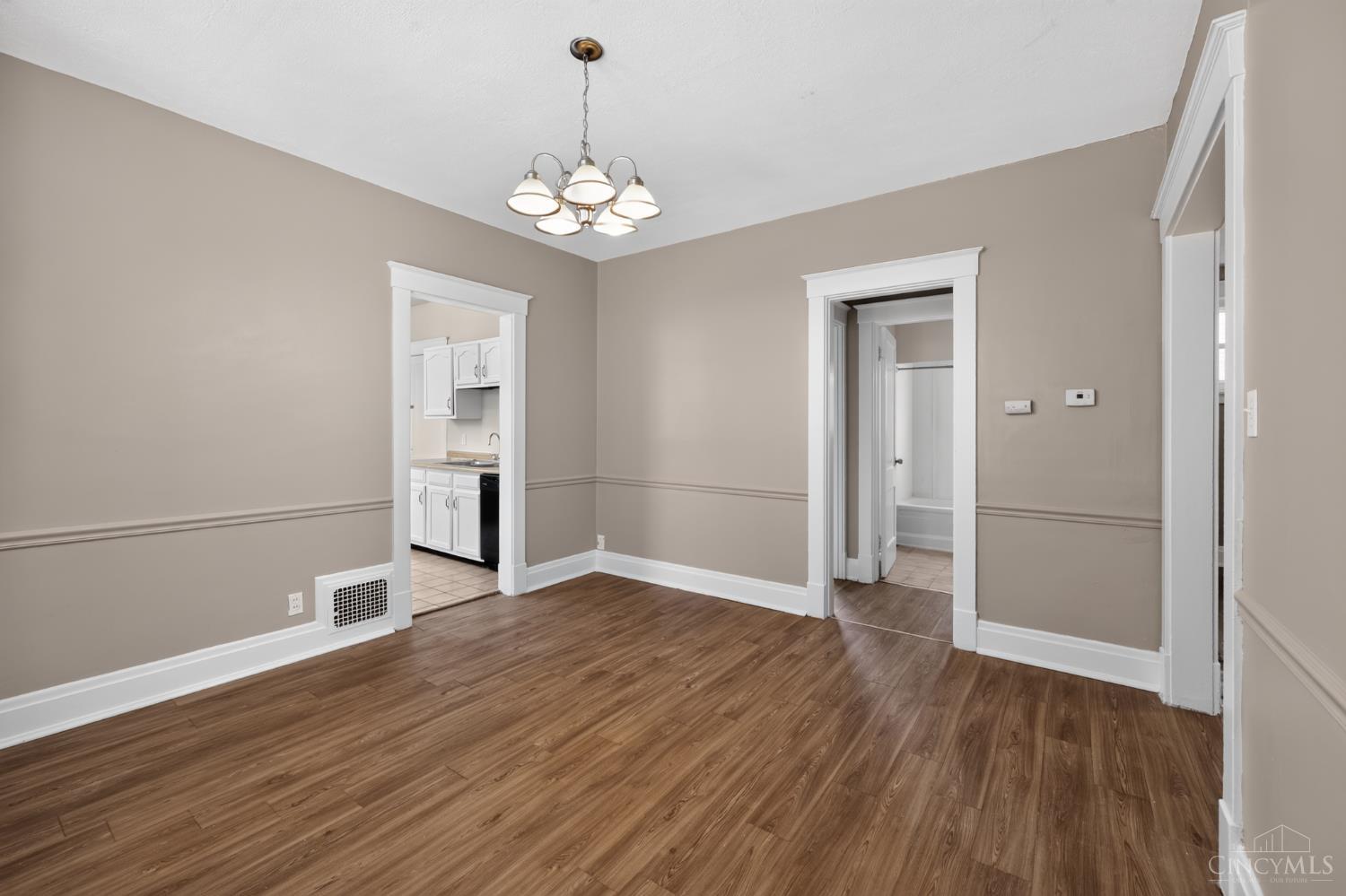 4679 Rapid Run Road Cincinnati, OH 45238 - Photo 6 of 30