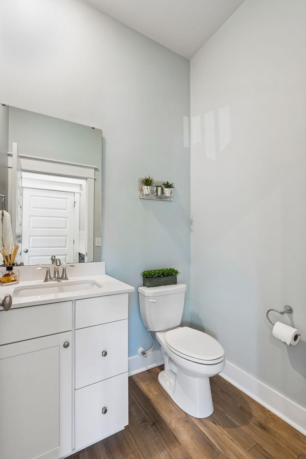 1570 Hancock St Mount Mount Pleasant, SC 29464 - Photo 22 of 47 Powder Room