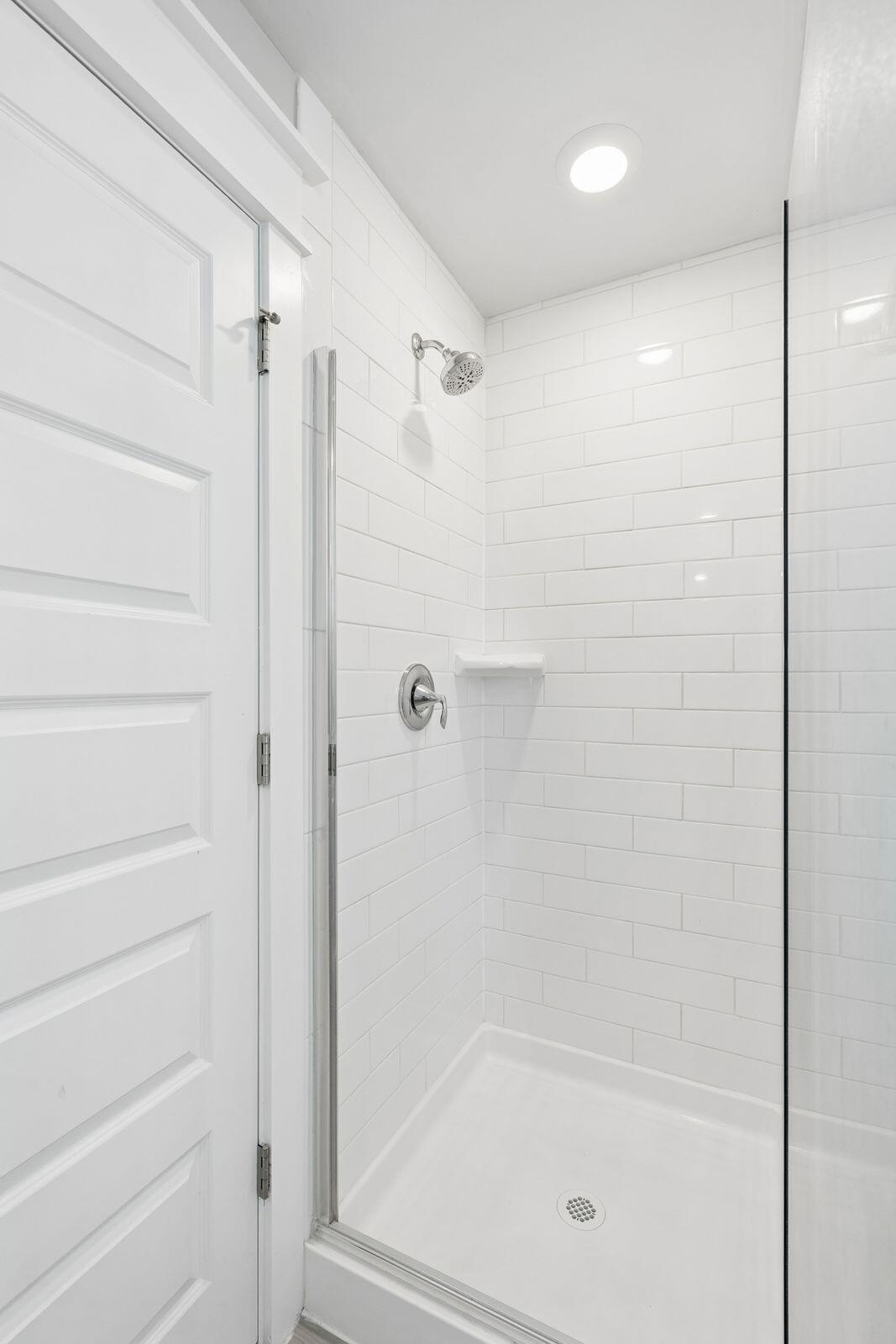 1570 Hancock St Mount Mount Pleasant, SC 29464 - Photo 26 of 47 1st Floor Shower