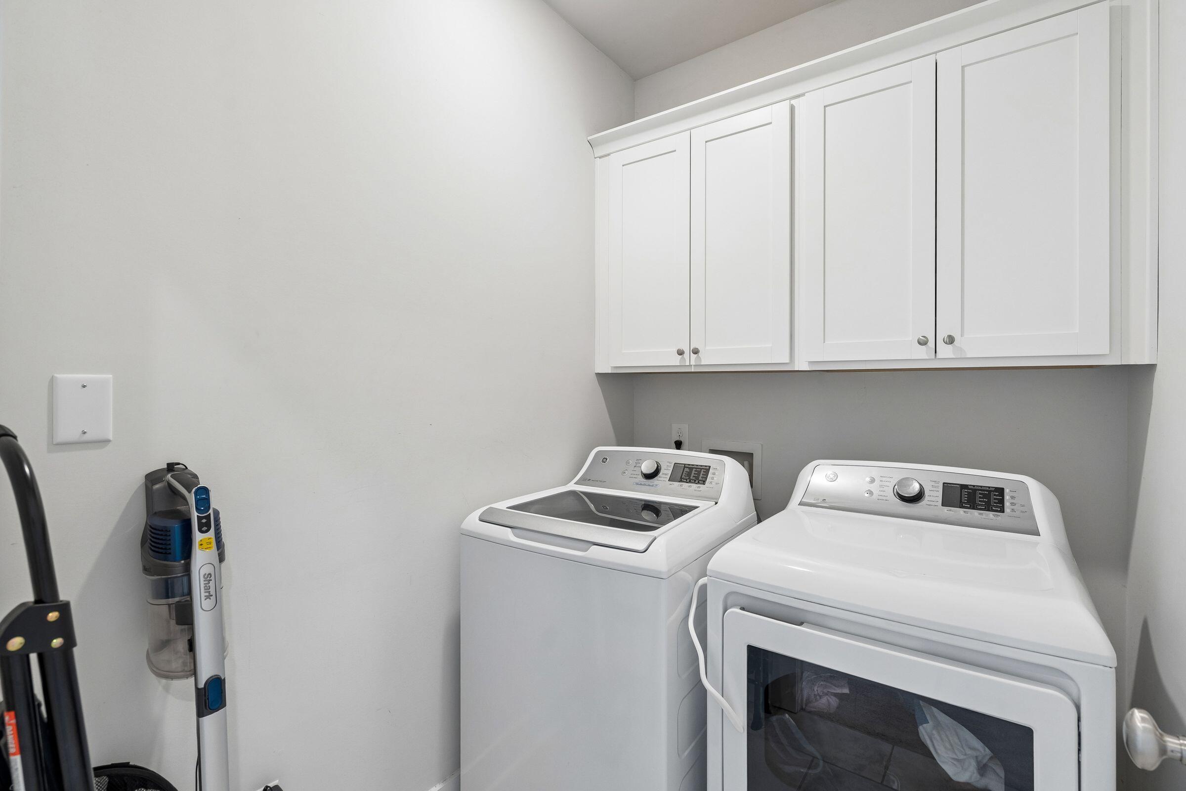 1570 Hancock St Mount Mount Pleasant, SC 29464 - Photo 39 of 47 3rd Floor Laundry Room