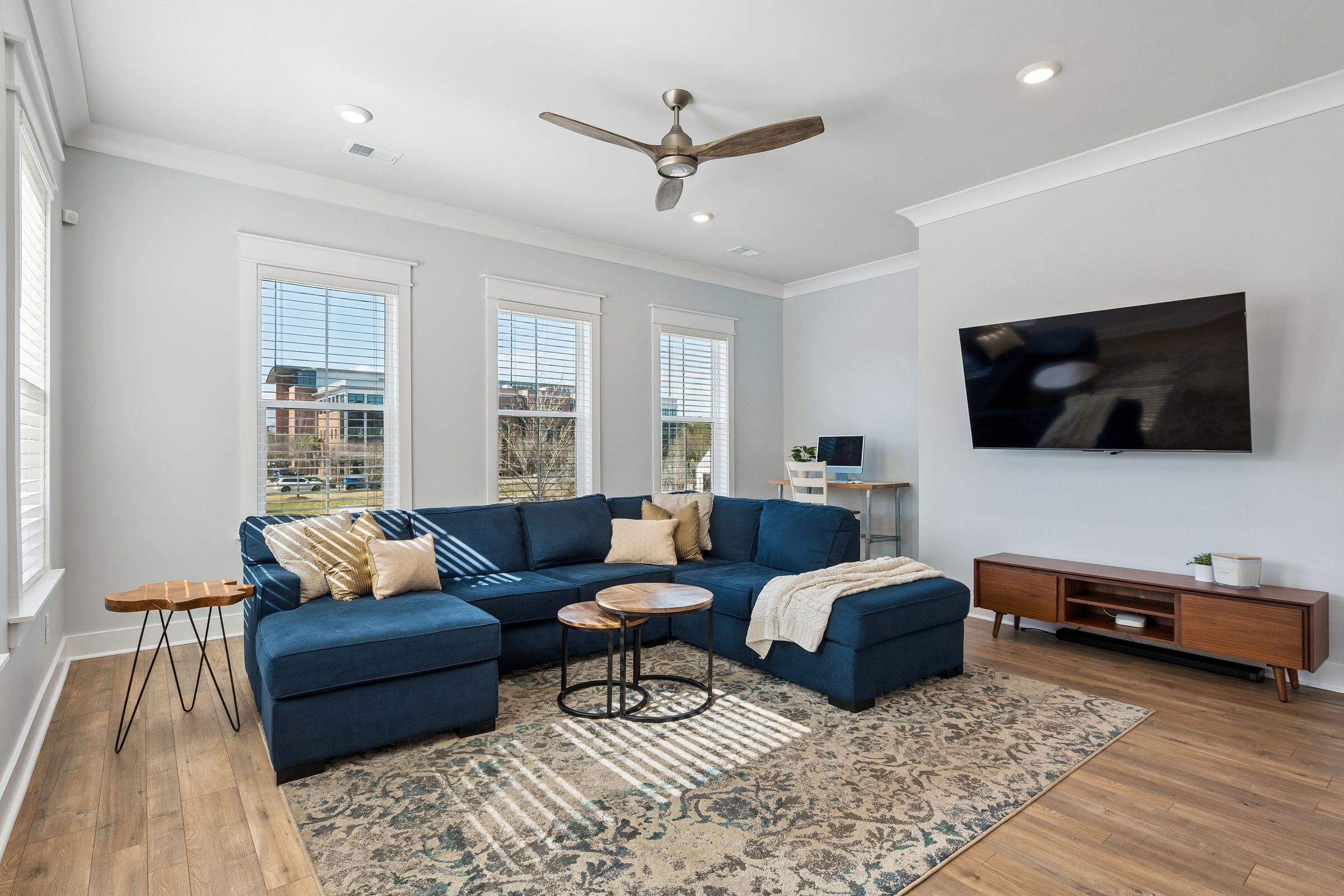 1570 Hancock St Mount Mount Pleasant, SC 29464 - Photo 8 of 47 Living Room with Park View