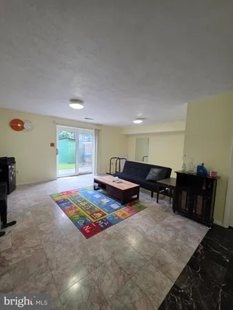 $400,000 | 10 Casey Court, Baltimore, MD 21228