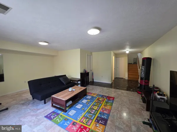 $400,000 | 10 Casey Court, Baltimore, MD 21228