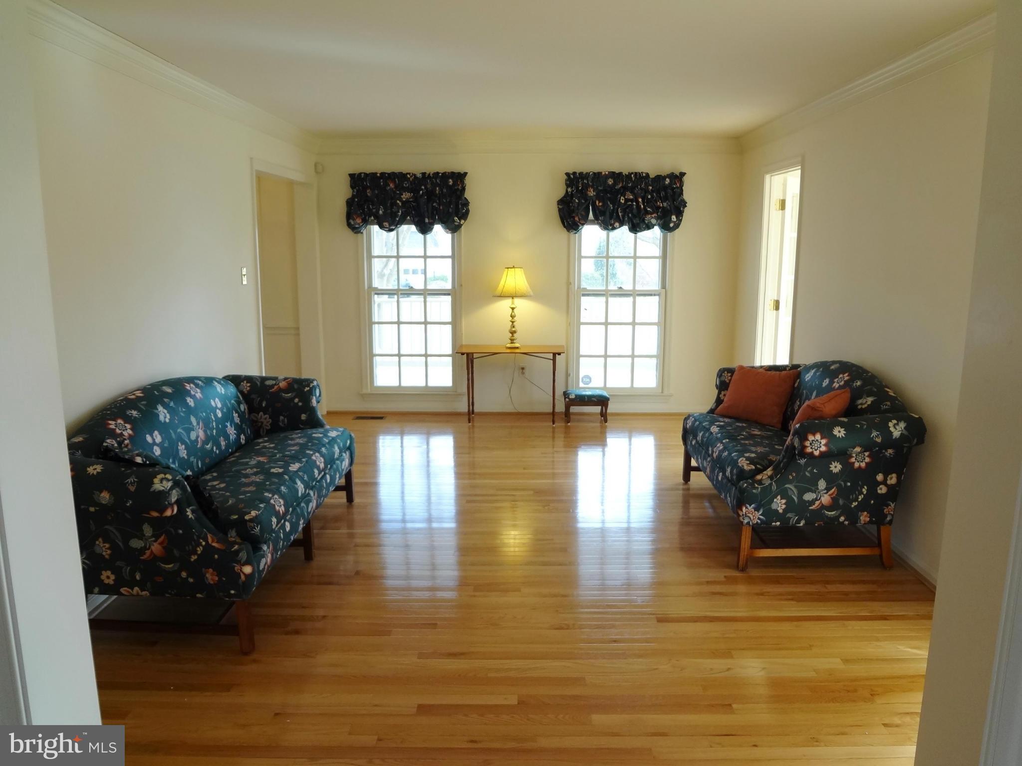2374 McKenzie Road Ellicott City, MD 21042 - Photo 6 of 30 Living Room