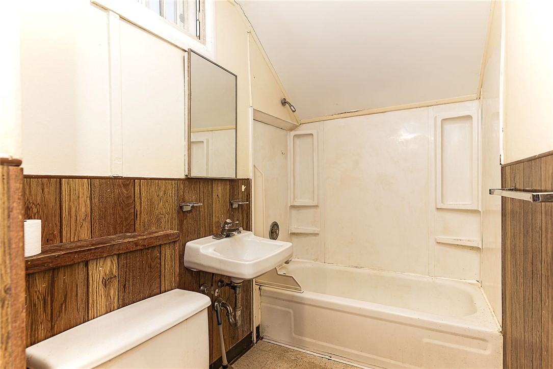 109 Hemond Avenue Woonsocket, RI 02895 - Photo 28 of 47