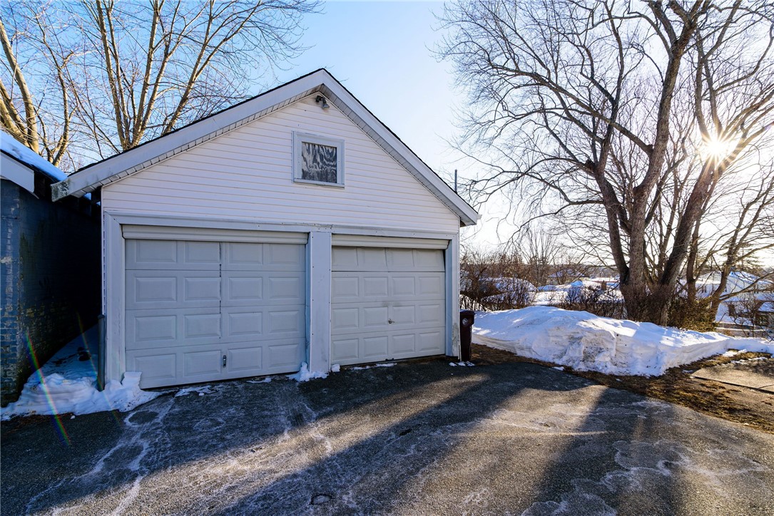 109 Hemond Avenue Woonsocket, RI 02895 - Photo 5 of 47