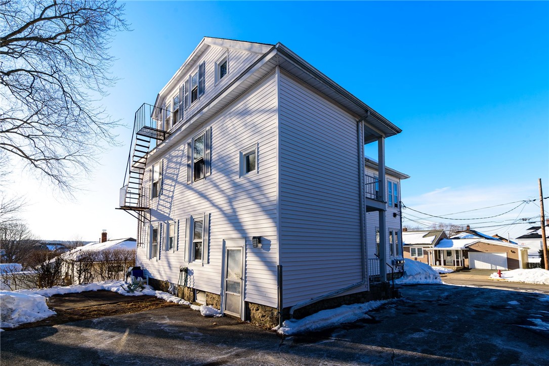 109 Hemond Avenue Woonsocket, RI 02895 - Photo 7 of 47