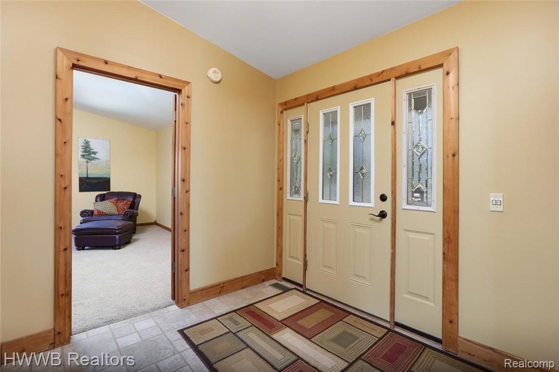 6200 Mack Road Howell, MI 48855 - Photo 6 of 52 Foyer - second view.