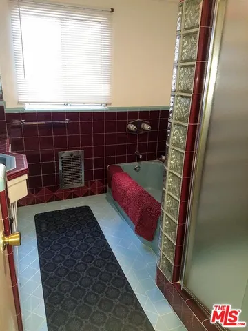 $7,000 | 7720 Cowan Avenue, Westchester, CA 90045