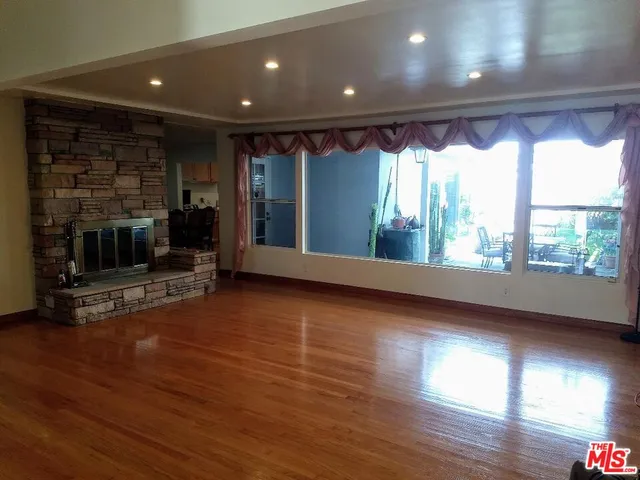 $7,000 | 7720 Cowan Avenue, Westchester, CA 90045