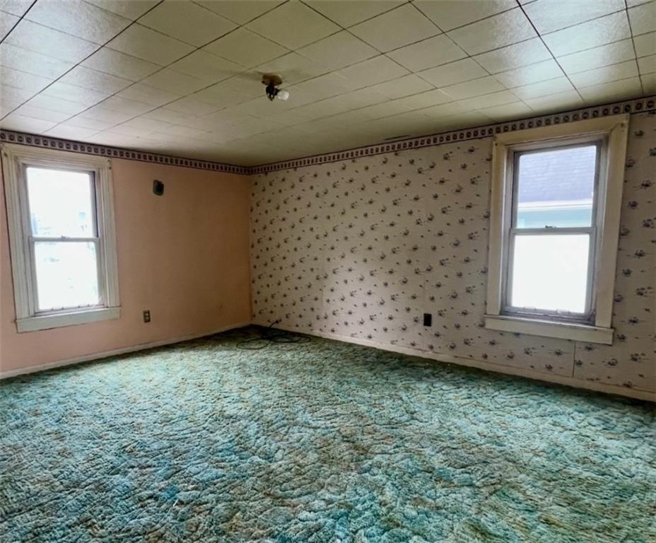 404 North 10th Street Apollo, PA 15613 - Photo 6 of 7 an empty room with a window