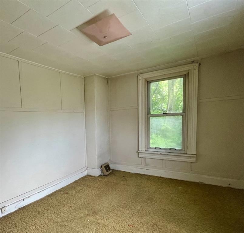 404 North 10th Street Apollo, PA 15613 - Photo 7 of 7 an empty room with a window
