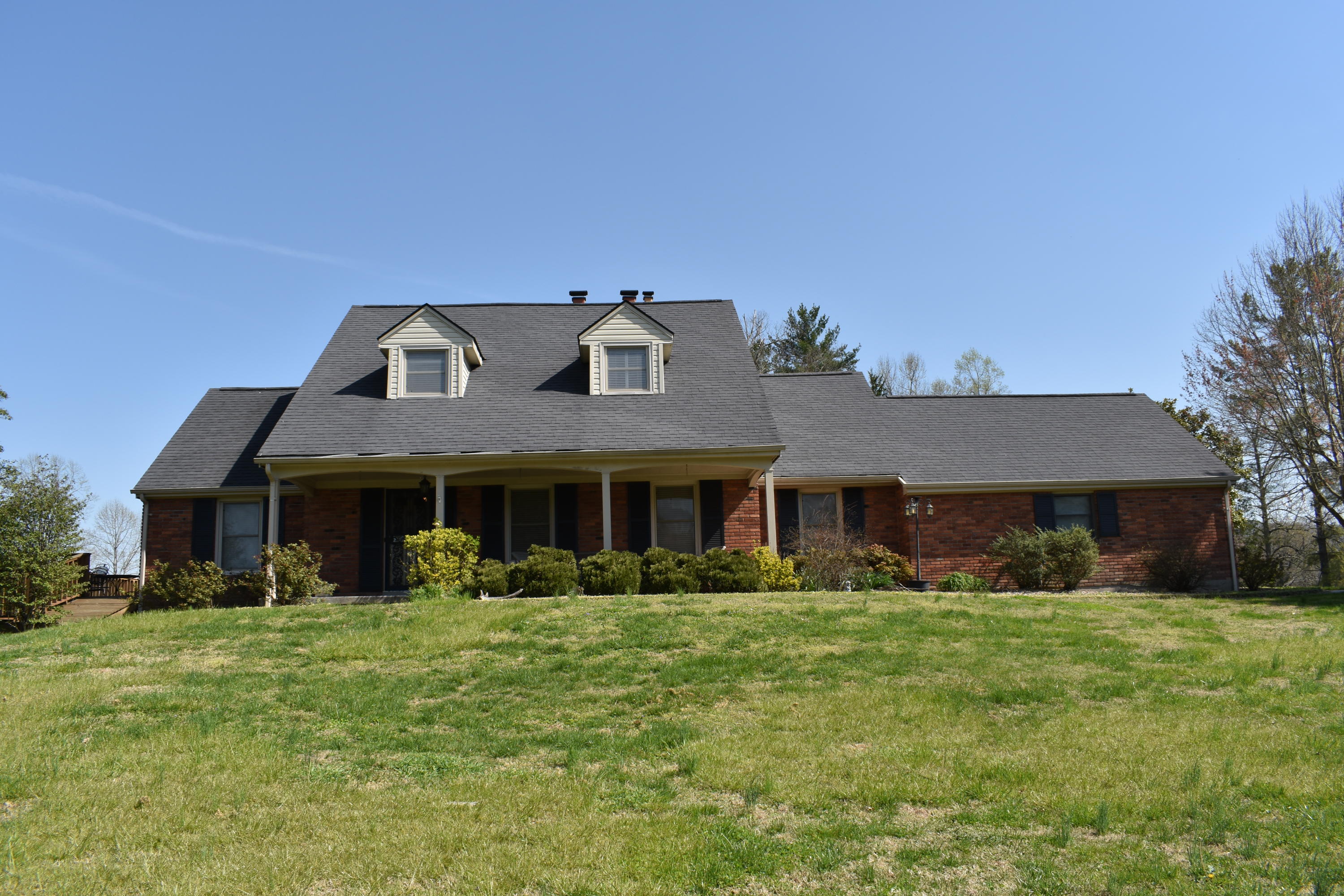 1 Sherwood Road Middlesboro, KY 40965 - Photo 1 of 39 DSC_0036