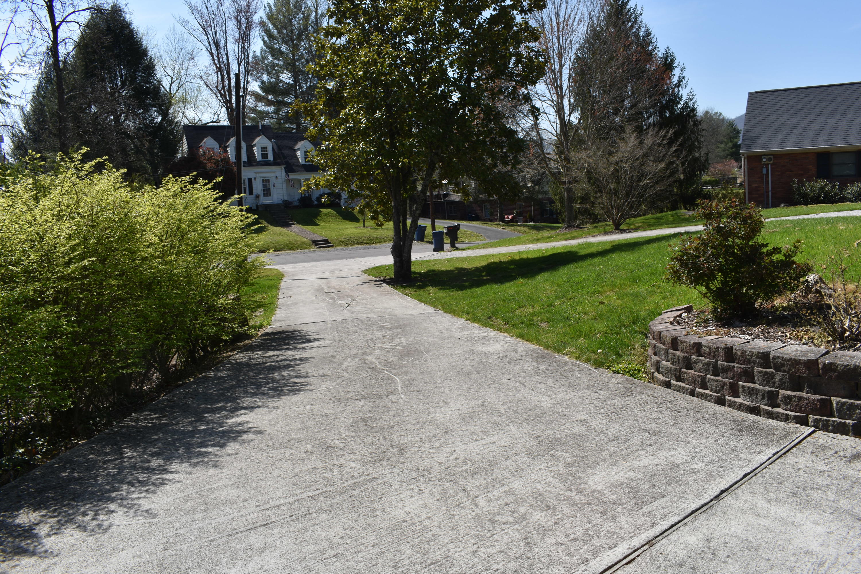 1 Sherwood Road Middlesboro, KY 40965 - Photo 11 of 39 DSC_0029