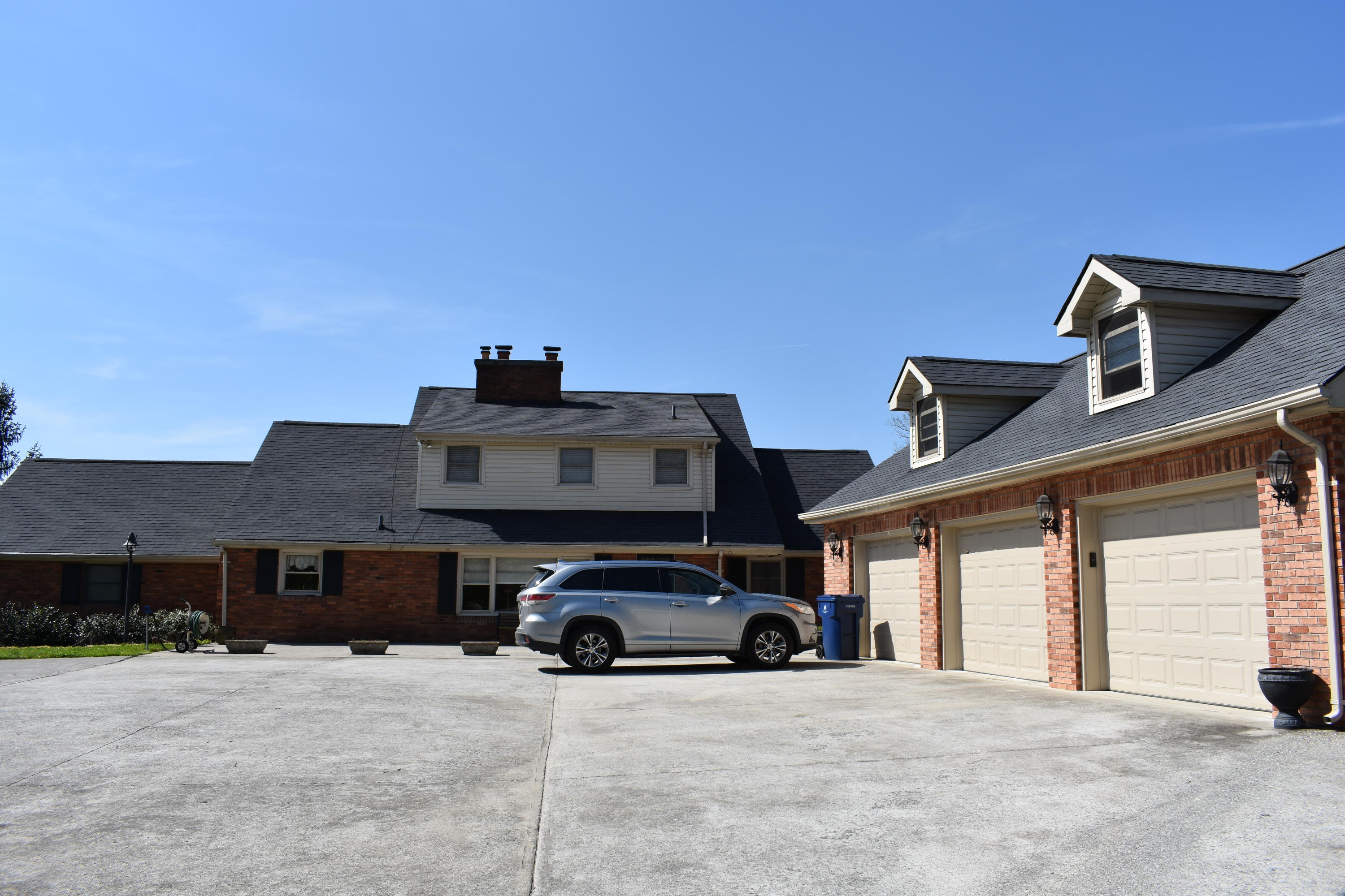 1 Sherwood Road Middlesboro, KY 40965 - Photo 6 of 39 DSC_0043