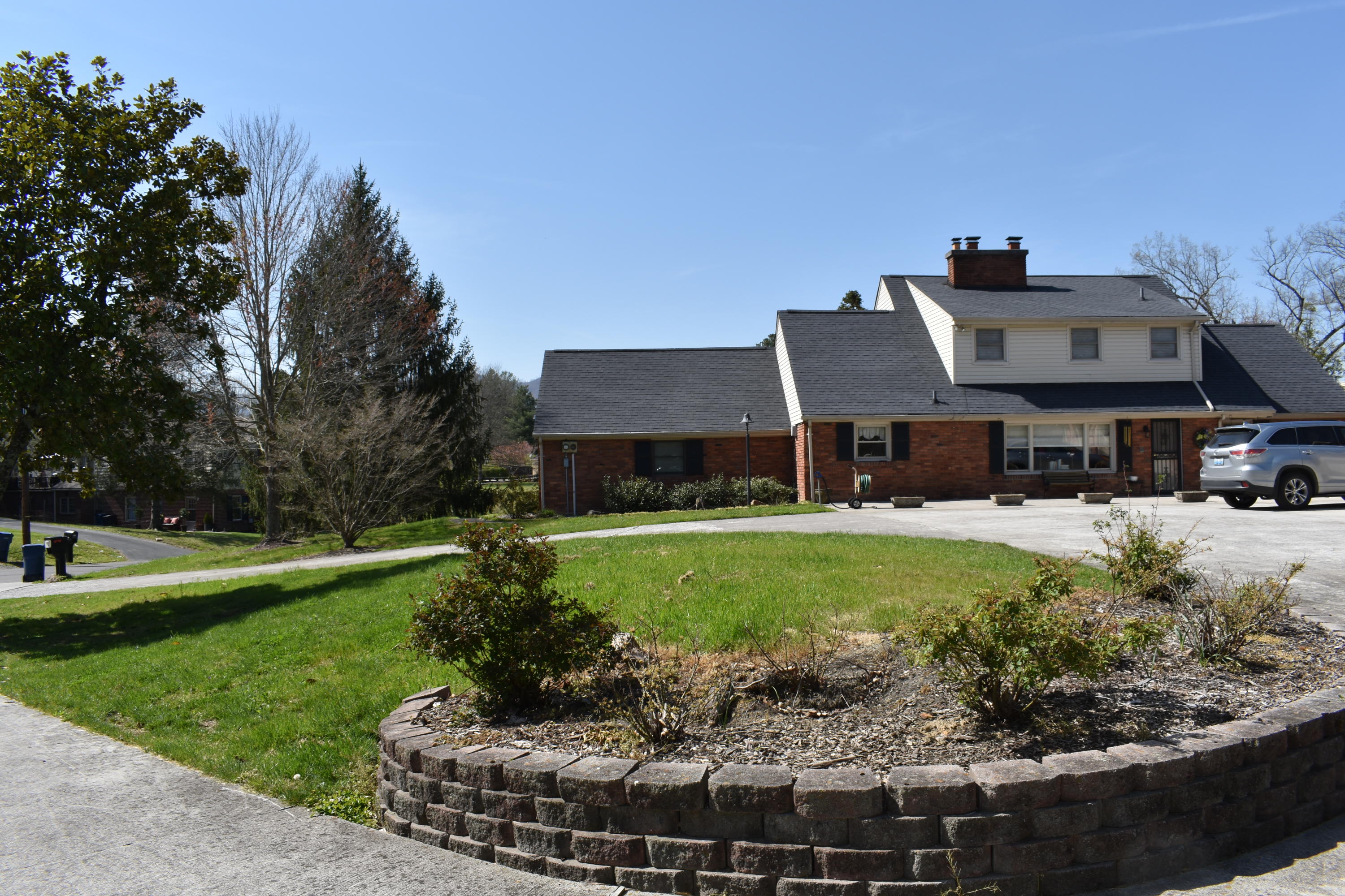 1 Sherwood Road Middlesboro, KY 40965 - Photo 8 of 39 DSC_0030