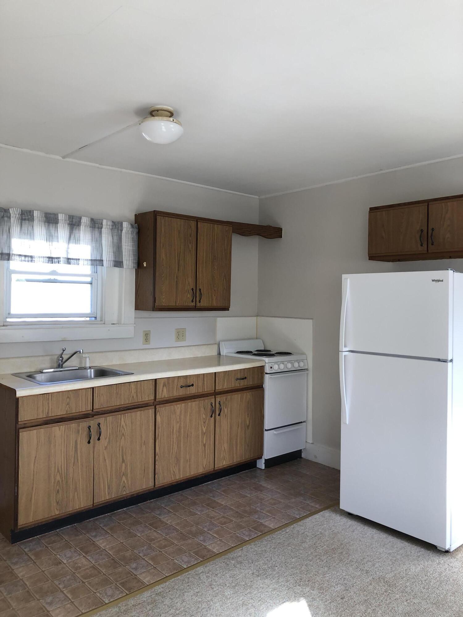 4 Chestnut Street Rockland, ME 04841 - Photo 22 of 31 Chestnut Apt D - 1