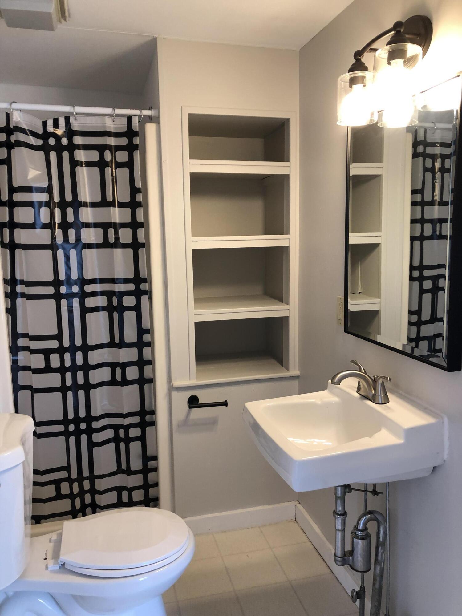 4 Chestnut Street Rockland, ME 04841 - Photo 10 of 31 Apt C - 9