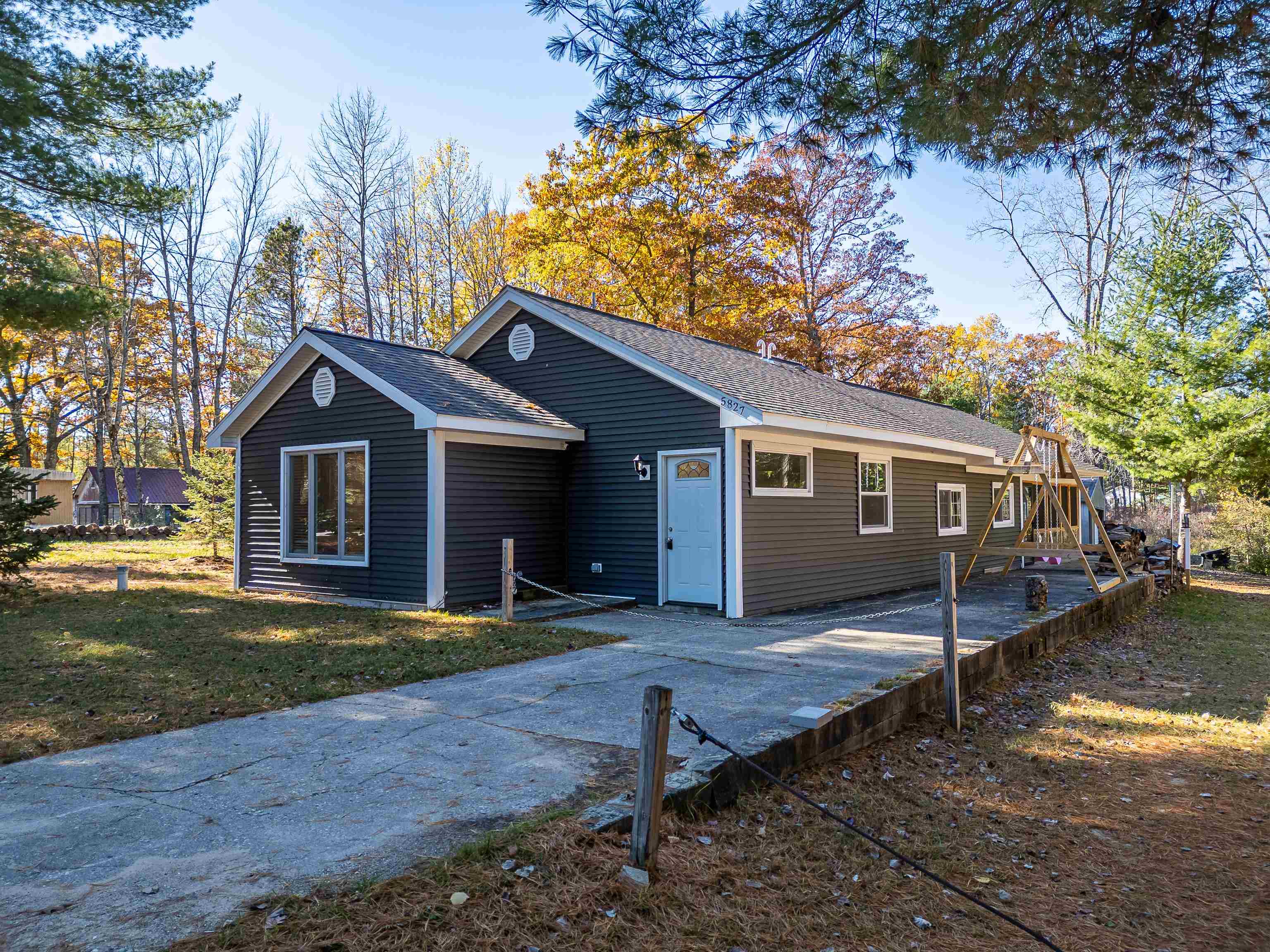 5827 Cedar Lake Road Gladwin, MI 48624 - Photo 2 of 35