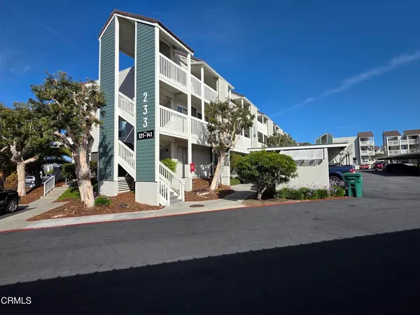$389,000 | 233 South Ventura Road, Unit 123, Port Hueneme, CA 93041