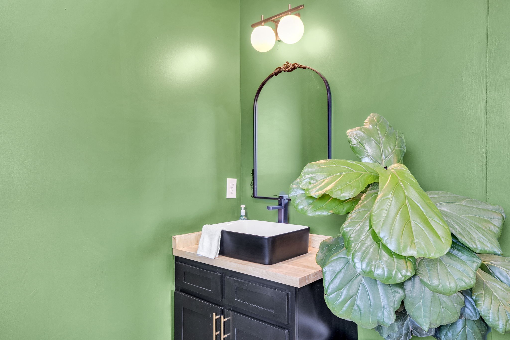426 Maple Bend Road Winchester, TN 37398 - Photo 30 of 73 a bathroom with a sink and a mirror
