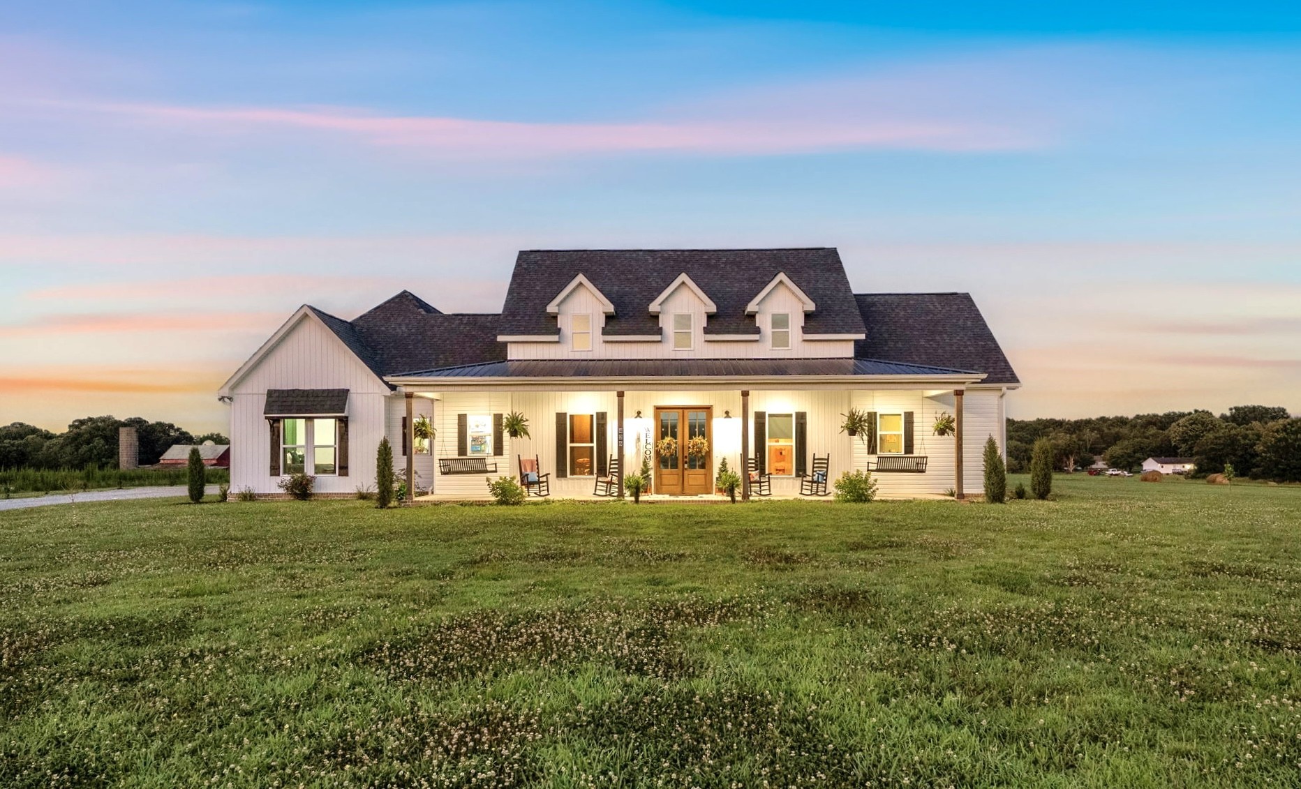 426 Maple Bend Road Winchester, TN 37398 - Photo 3 of 73 a front view of a house with a yard