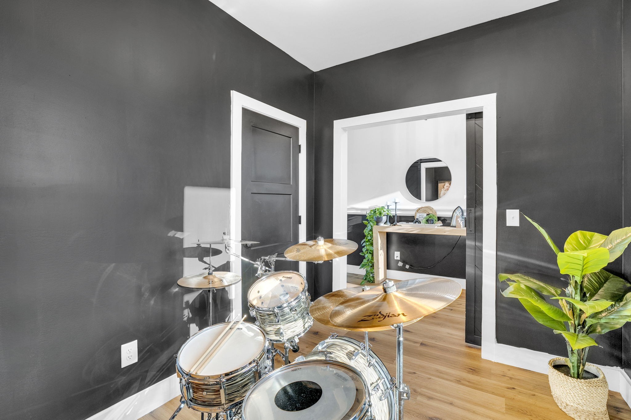 426 Maple Bend Road Winchester, TN 37398 - Photo 36 of 73 a dining room with furniture and wooden floor