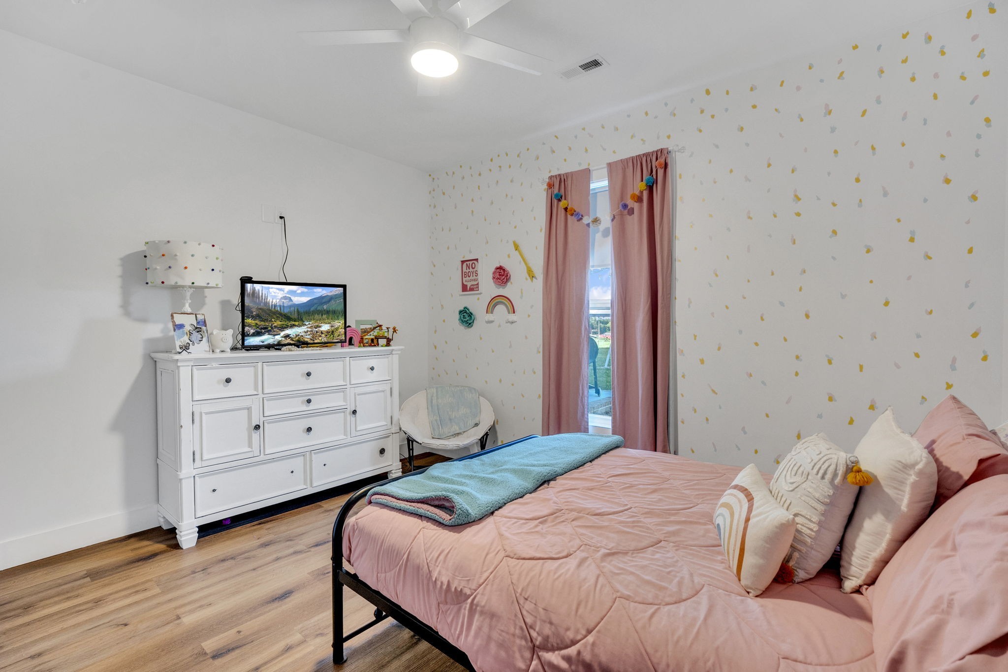 426 Maple Bend Road Winchester, TN 37398 - Photo 42 of 73 a bedroom with a bed dresser and a window