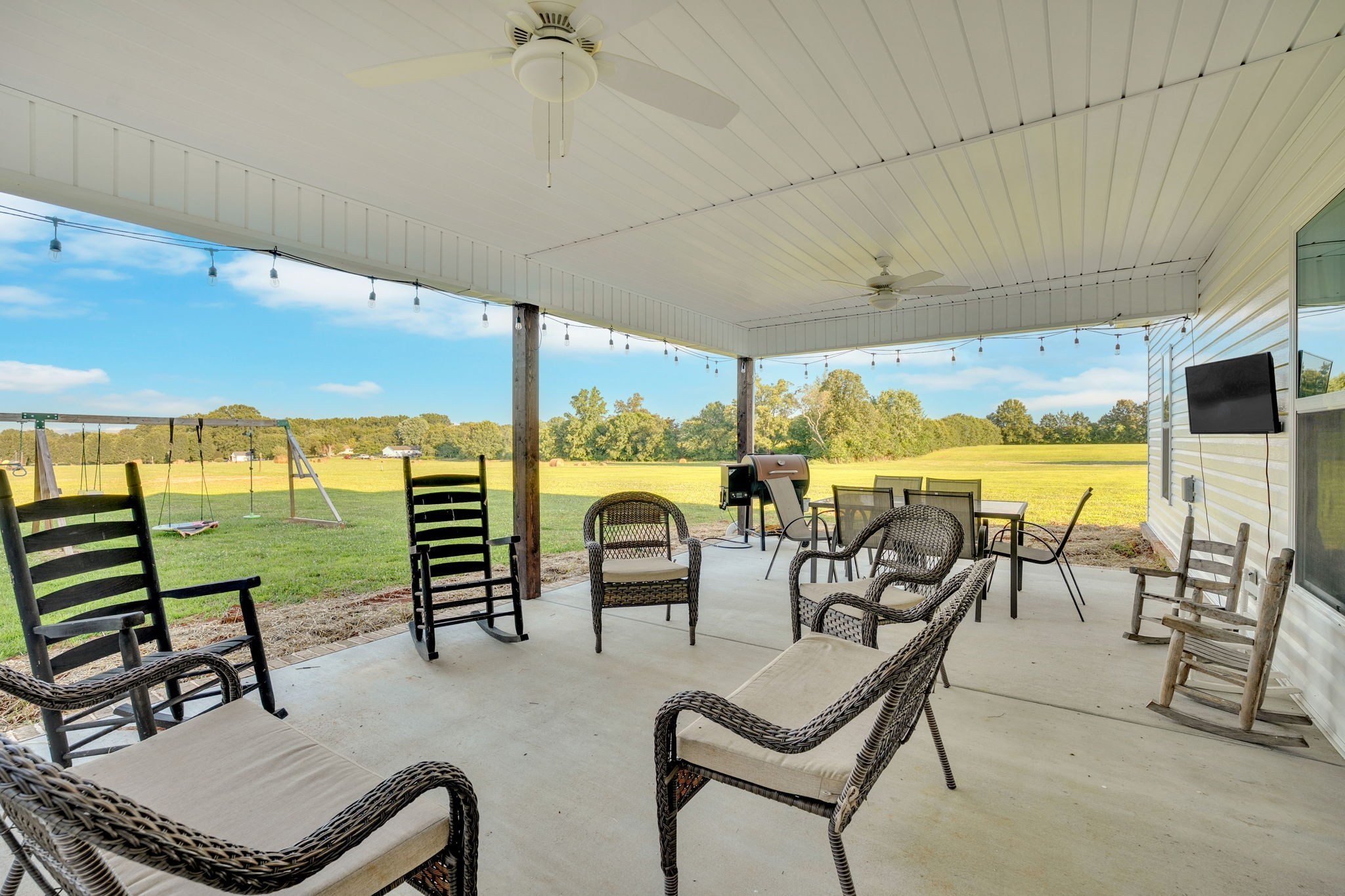 426 Maple Bend Road Winchester, TN 37398 - Photo 52 of 73 a view of a city from a dining room with furniture