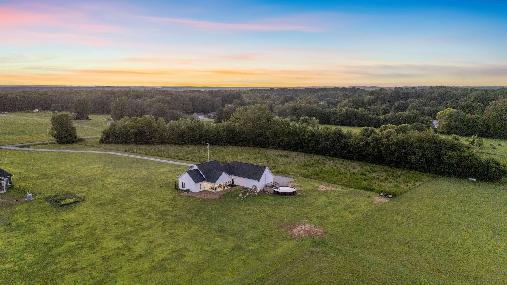 426 Maple Bend Road Winchester, TN 37398 - Photo 62 of 73 a view of a outdoor space with mountain view