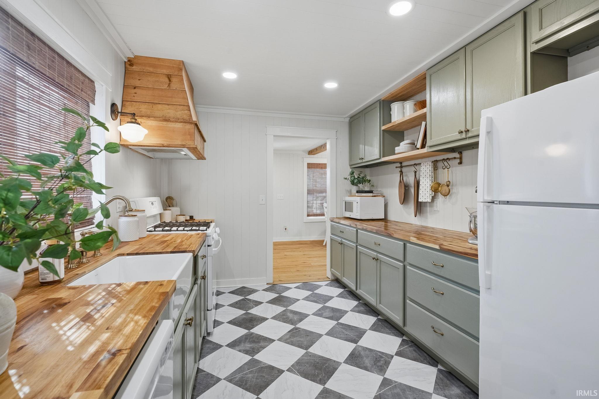 1818 E Street Bedford, IN 47421 - Photo 16 of 19