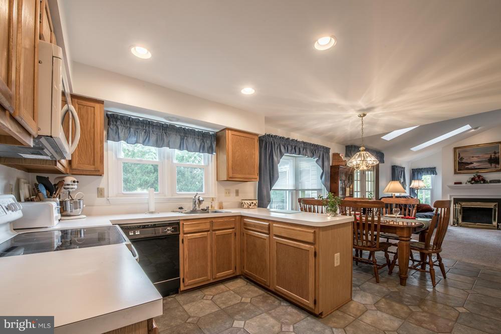 139 Sullivan Road Westminster, MD 21157 - Photo 12 of 28 Kitchen