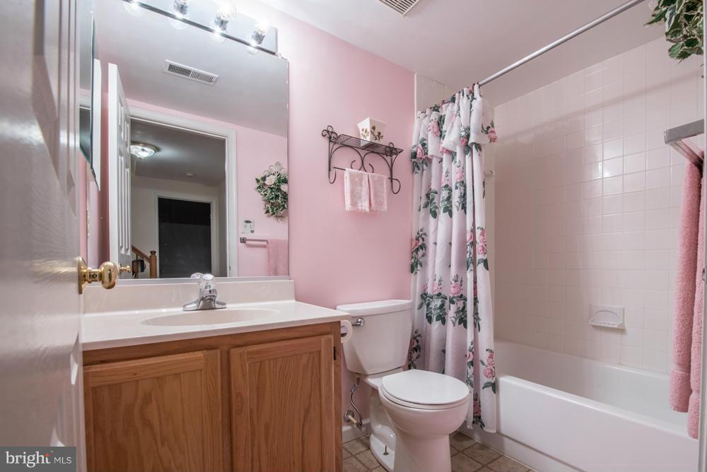 139 Sullivan Road Westminster, MD 21157 - Photo 18 of 28 Bath
