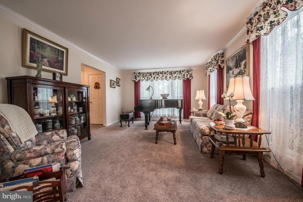 139 Sullivan Road Westminster, MD 21157 - Photo 9 of 28 Interior (General)