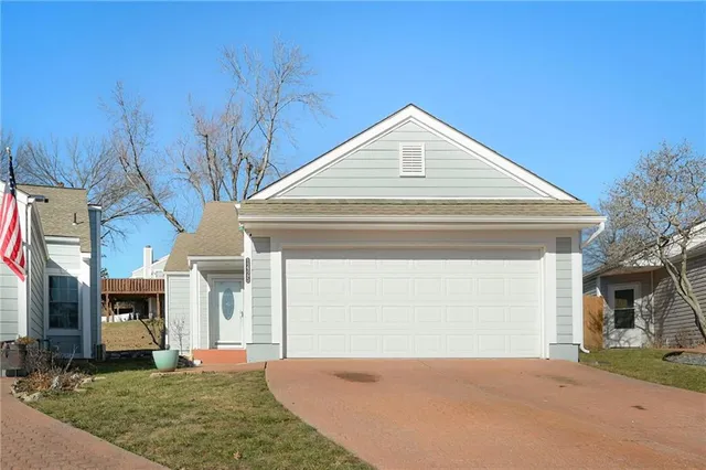 $299,000 | 1425 Northwest Birdseye Court, Blue Springs, MO 64015