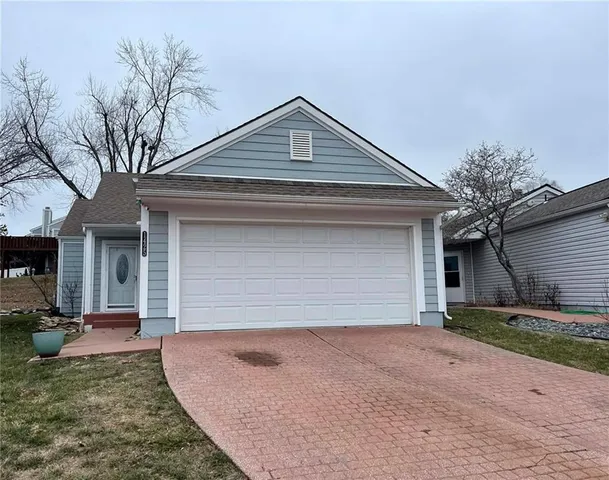 $299,000 | 1425 Northwest Birdseye Court, Blue Springs, MO 64015