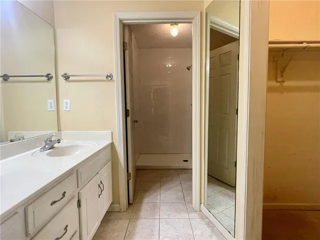 $290,000 | 1425 Northwest Birdseye Court, Blue Springs, MO 64015