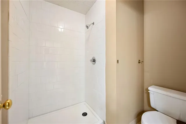 $290,000 | 1425 Northwest Birdseye Court, Blue Springs, MO 64015