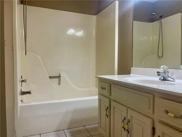 $290,000 | 1425 Northwest Birdseye Court, Blue Springs, MO 64015