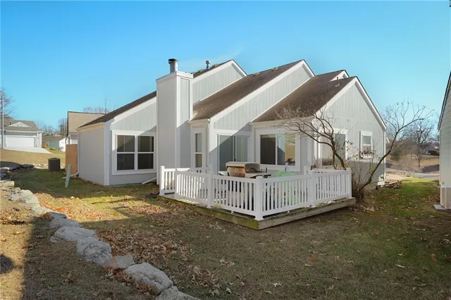 $290,000 | 1425 Northwest Birdseye Court, Blue Springs, MO 64015