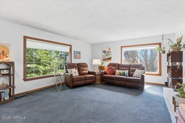 $420,000 | 34 Moore Avenue, Naches, WA 98937