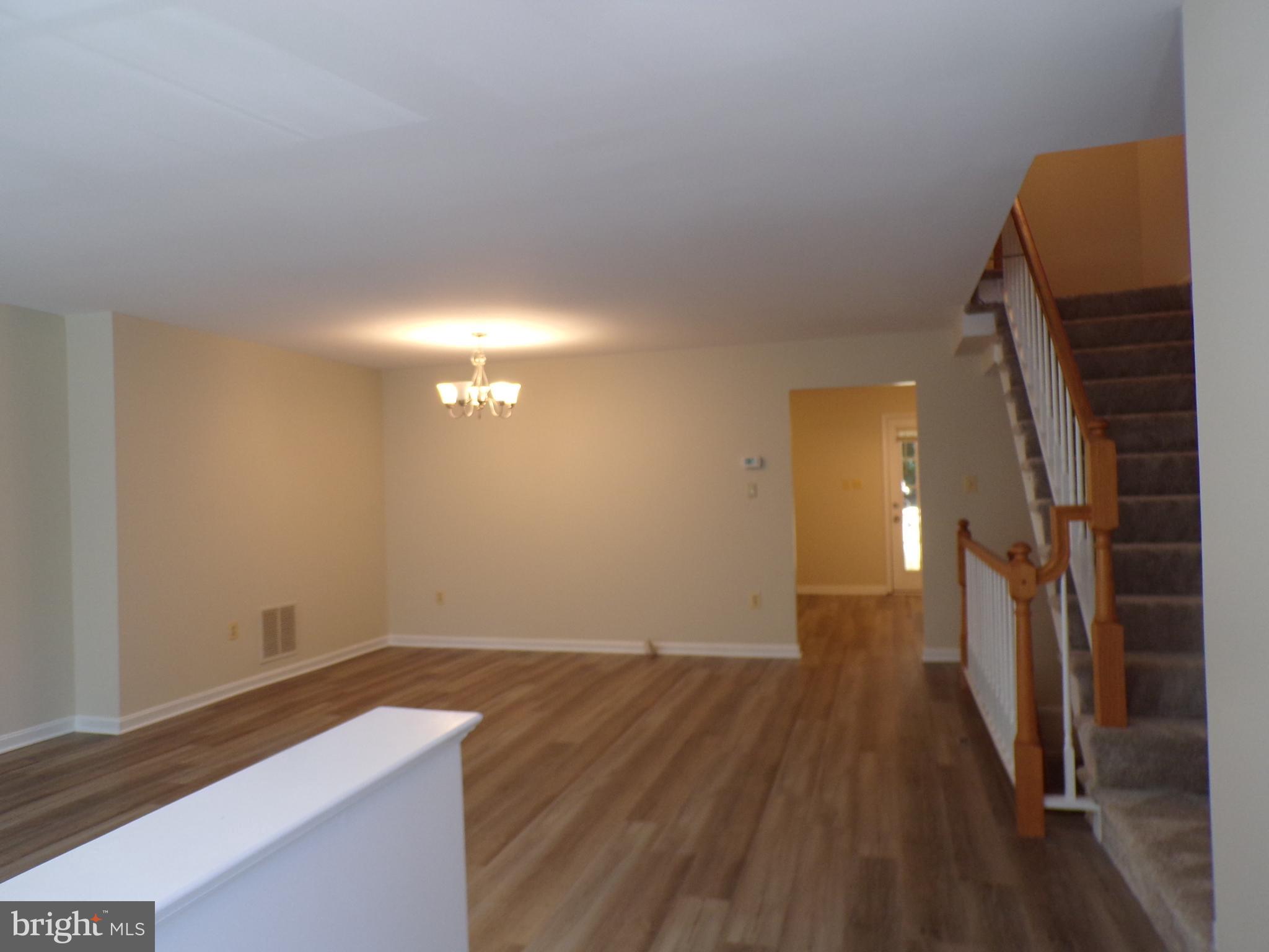 8305 Ridge Crossing Lane Springfield, VA 22152 - Photo 2 of 28 Living/Dining