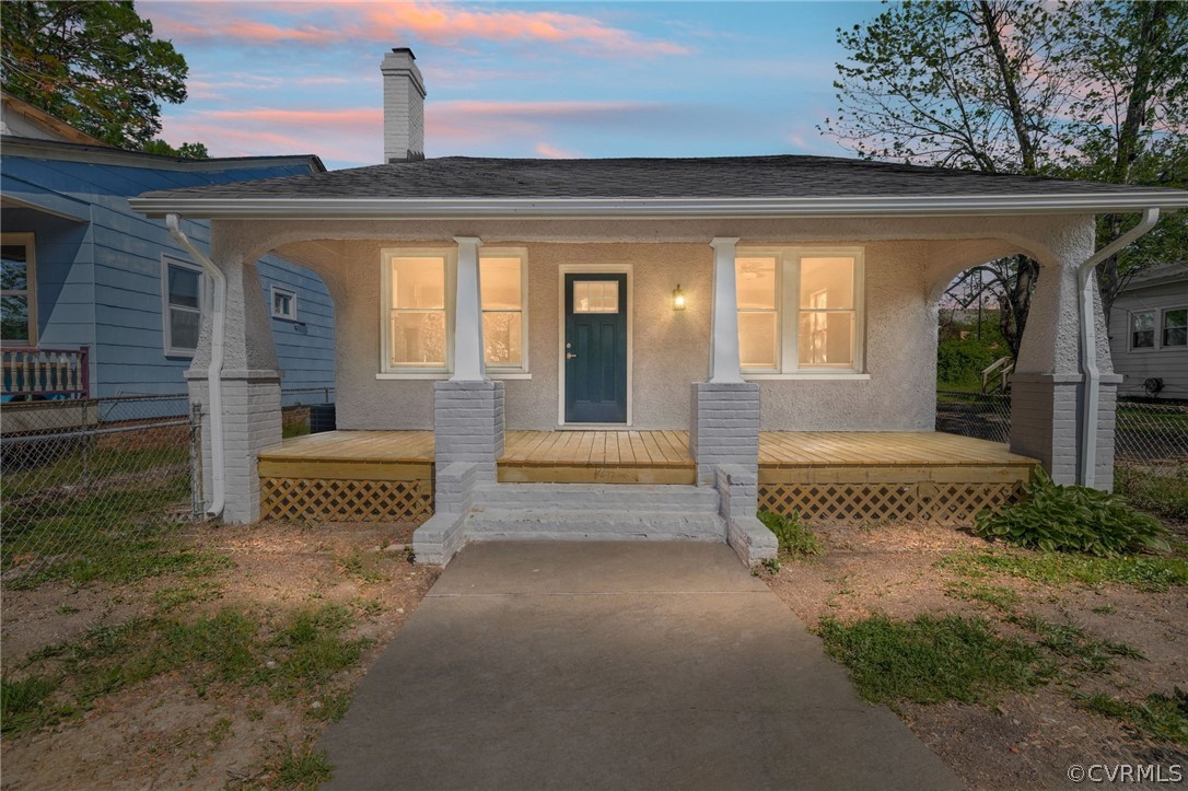 a view of a house with a outdoor space