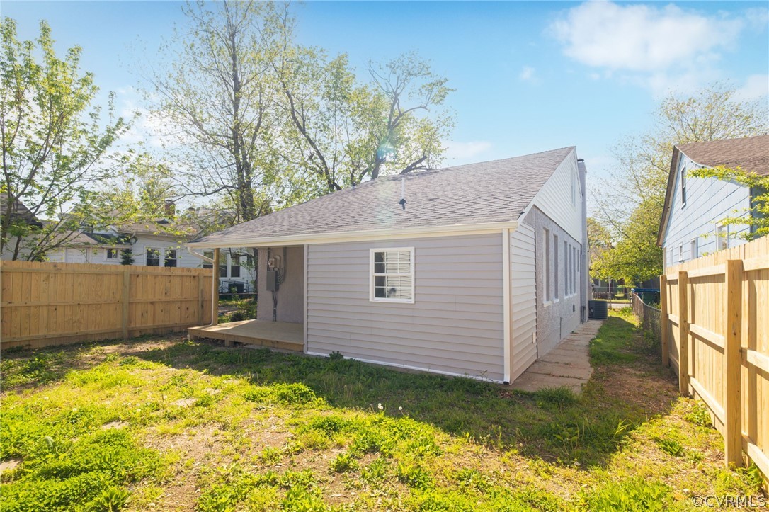 5205 Blue Ridge Avenue Richmond, VA 23231 - Photo 26 of 30 a view of a backyard