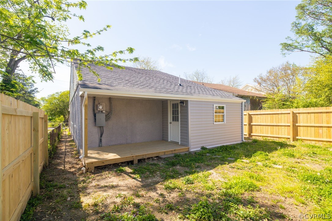 5205 Blue Ridge Avenue Richmond, VA 23231 - Photo 27 of 30 a backyard of a house